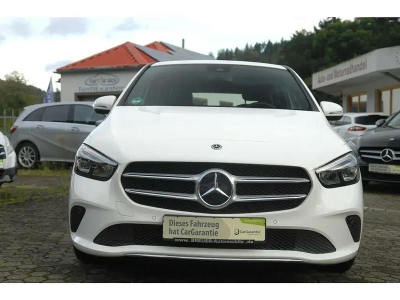 Gebraucht Mercedes B250 Progressive 224 PS (164 kW) 2019 Weiß Van / Kleinbus