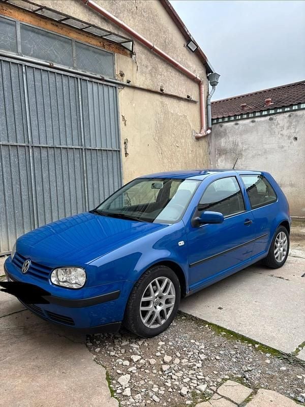 Blau Gebraucht 2000 VW Golf IV Kleinwagen | 650 € (Superpreis) - Bild 1/4