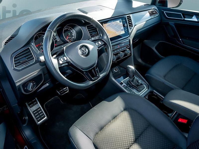 Gebraucht VW Golf VIII 150 PS (110 kW) 2020 Rot Kleinwagen