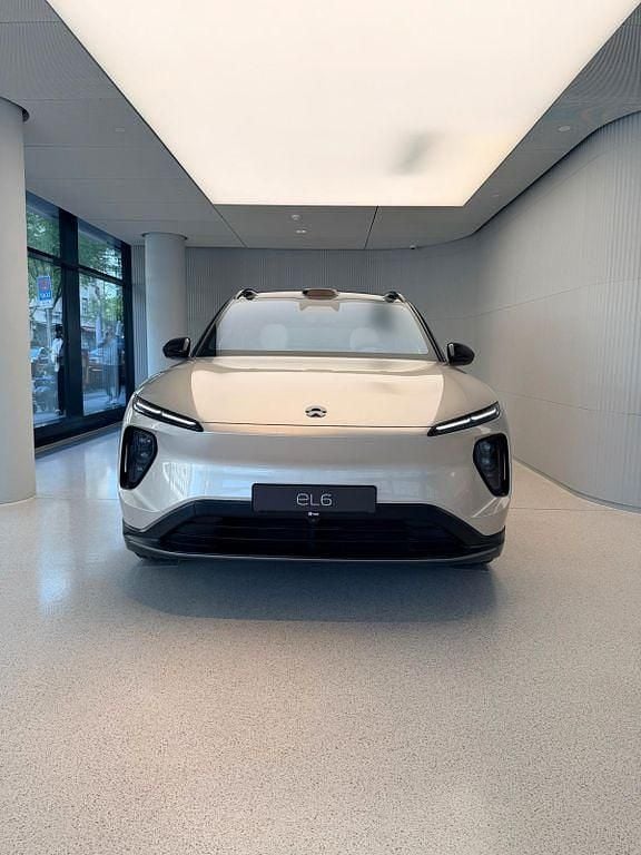 Neu Nio EL6 359 kW (489 PS) 2025 Gold SUV