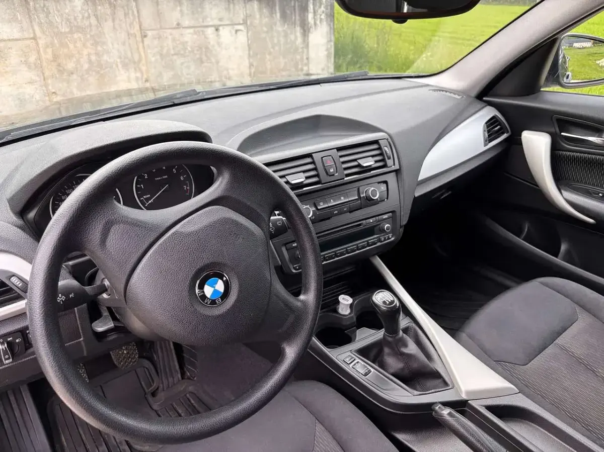 Gebraucht BMW 114 102 PS (75 kW) 2012 Schwarz Kleinwagen