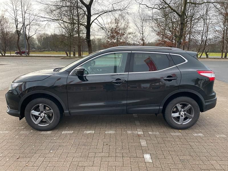 Gebraucht Nissan Qashqai 131 PS (96 kW) 2016 Schwarz SUV