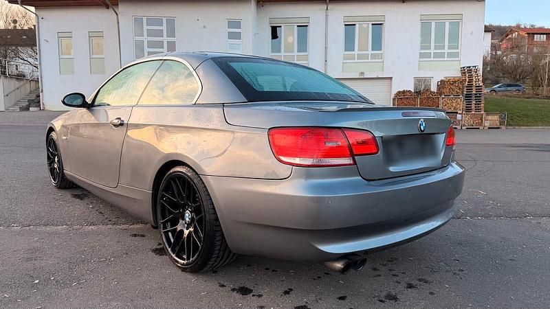 Gebraucht BMW 325 Cabriolet 217 PS (159 kW) 2007 Grau Cabrio