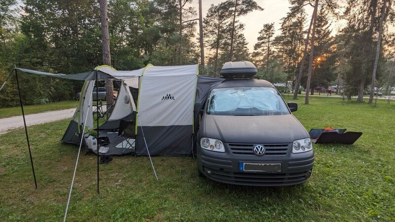 Schwarz Gebraucht 2007 VW Caddy Van / Kleinbus | 6.900 € (Etwas zu teuer) - Bild 1/4