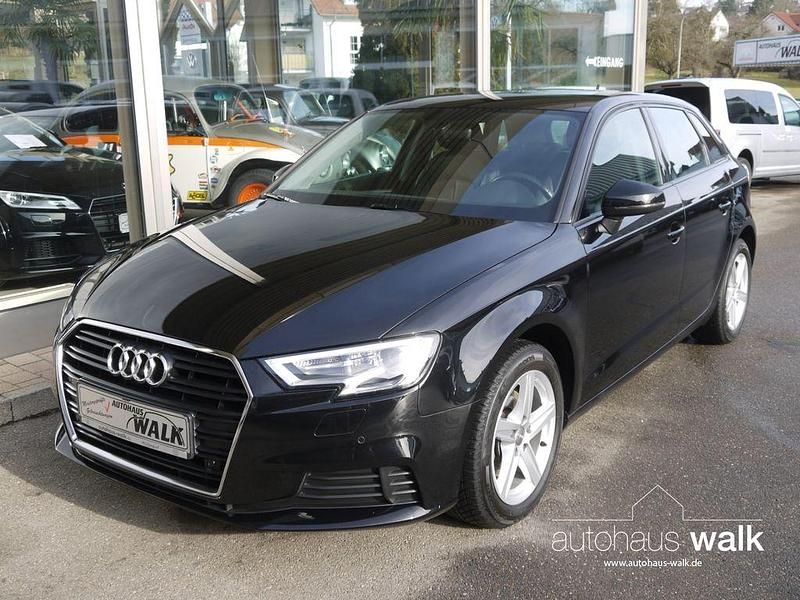 Gebraucht Audi A3 Comfort 116 PS (85 kW) 2017 Mythosschwarz metallic Limousine