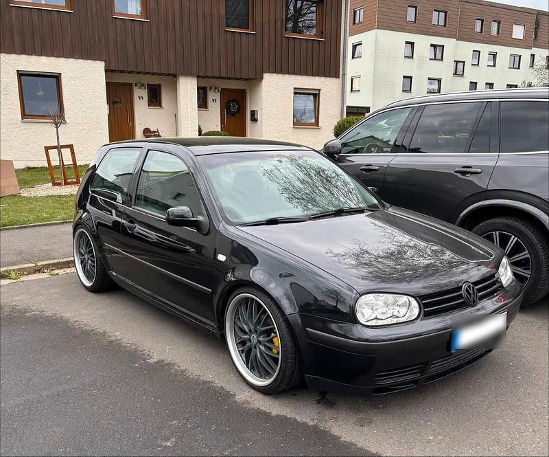 Gebraucht VW Golf IV 105 PS (77 kW) 2001 Schwarz Kleinwagen
