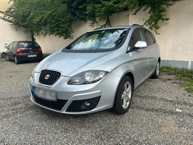 Gebraucht Seat Altea XL 105 PS (77 kW) 2011 Silber Van / Kleinbus