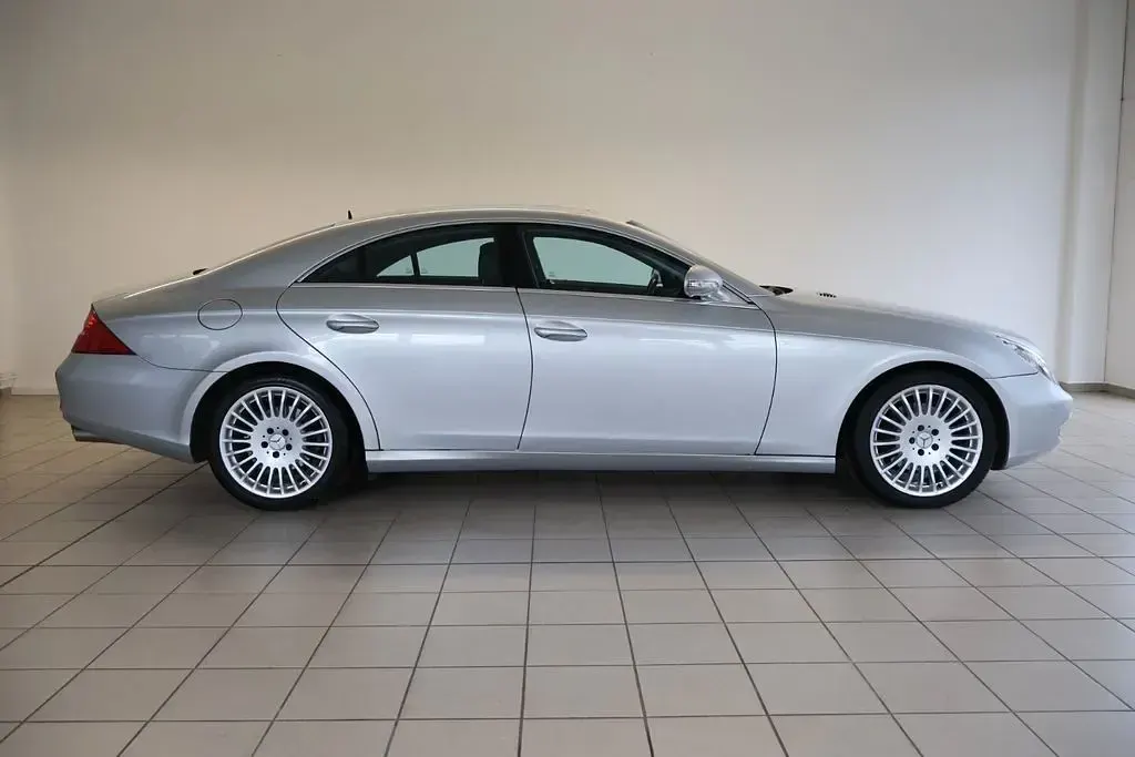Gebraucht Mercedes CLS320 224 PS (164 kW) 2005 Iridiumsilber Coupé