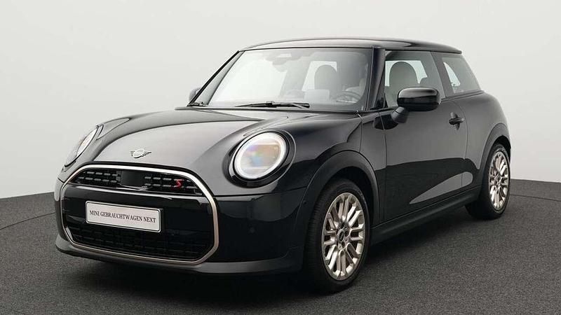 Schwarz Gebraucht 2024 Mini Cooper S Favoured Kleinwagen | 27.778 € (Superpreis) - Bild 1/4