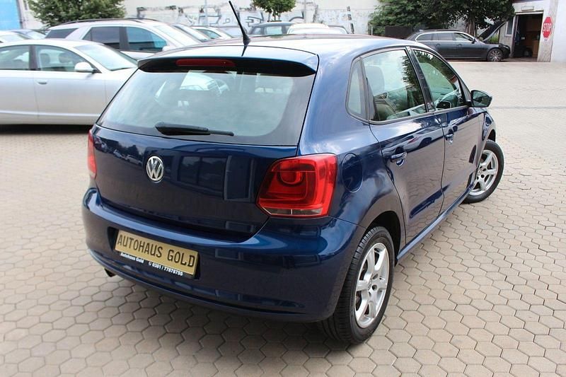 Gebraucht VW Polo Comfortline 86 PS (63 kW) 2010 Blau Limousine