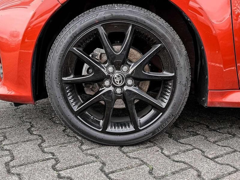 Gebraucht Toyota Yaris Hybrid Style 116 PS (85 kW) 2022 Infernorange metallic / dach s Kleinwagen