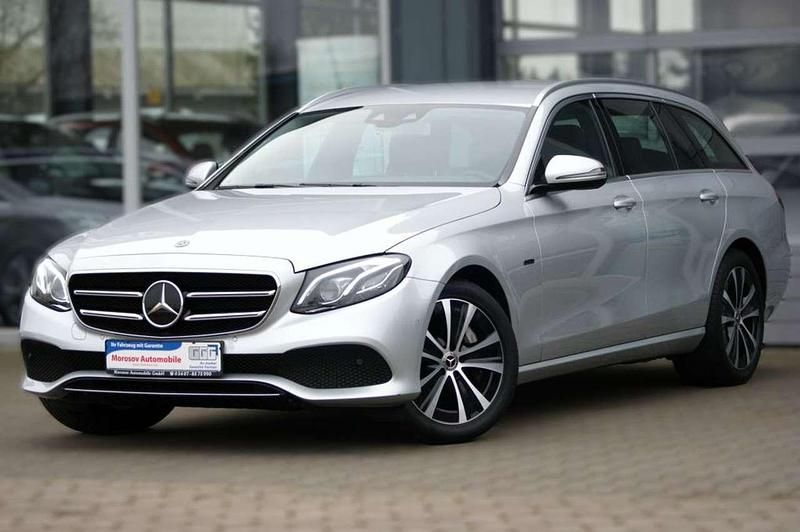 Gebraucht Mercedes E300 Avantgarde 306 PS (225 kW) 2020 Iridiumsilber metallic Kombi