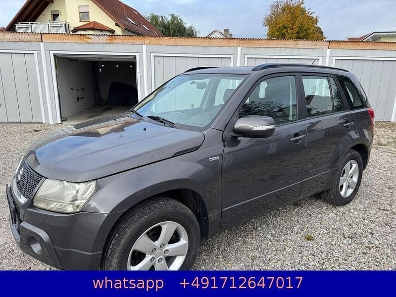 Grau Gebraucht 2012 Suzuki Grand Vitara Comfort SUV | 4.900 € (Superpreis) - Bild 1/4