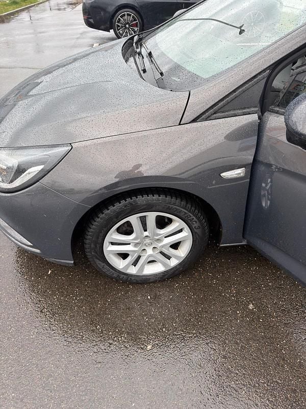 Gebraucht Opel Astra 105 PS (77 kW) 2015 Grau Kleinwagen