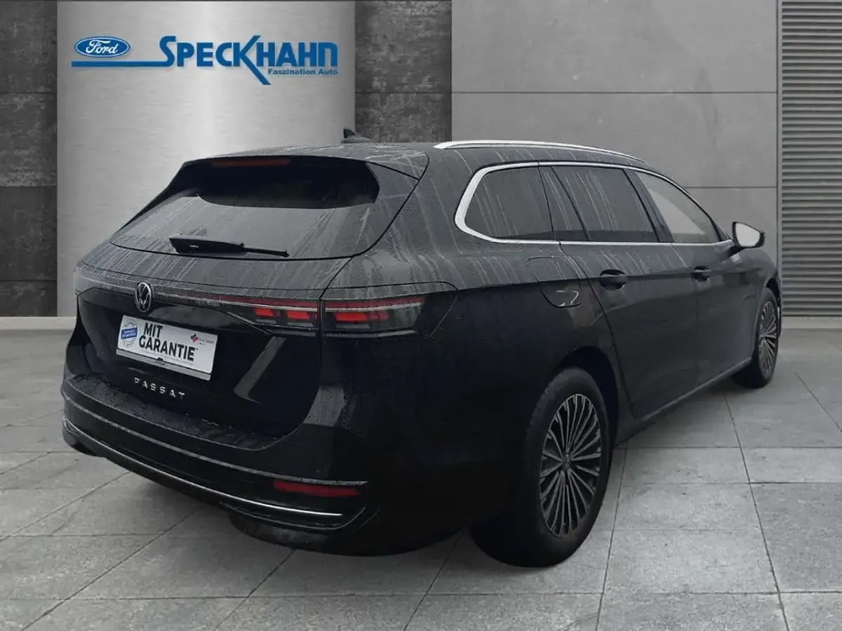 Gebraucht VW Passat Elegance 150 PS (110 kW) 2025 Grenadillschwarz metallic Kombi