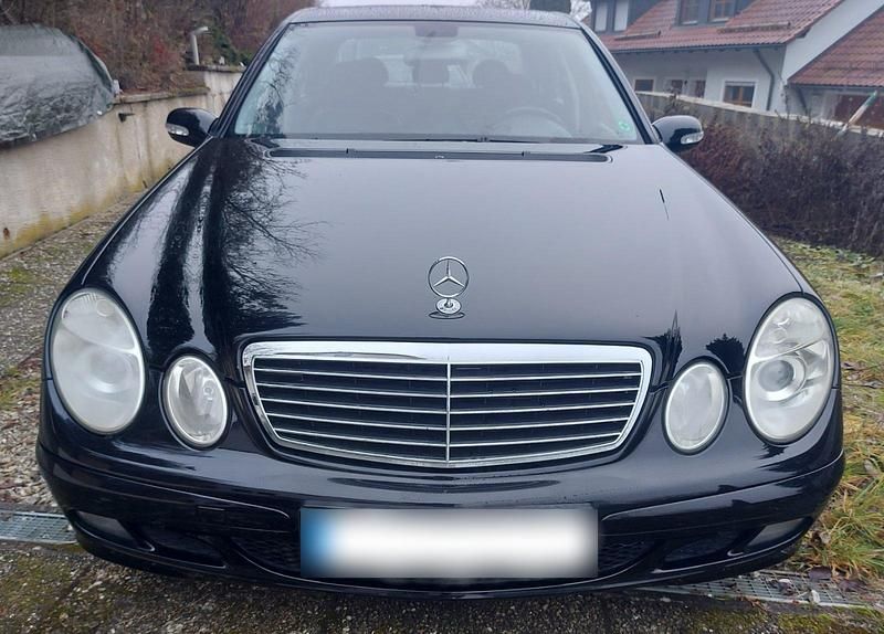 Gebraucht Mercedes E200 163 PS (119 kW) 2006 Schwarz Limousine