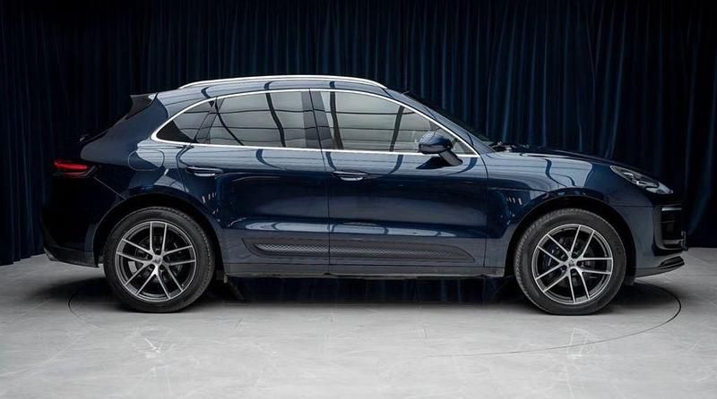 Gebraucht Porsche Macan Basis 265 PS (194 kW) 2022 Nachtblau SUV