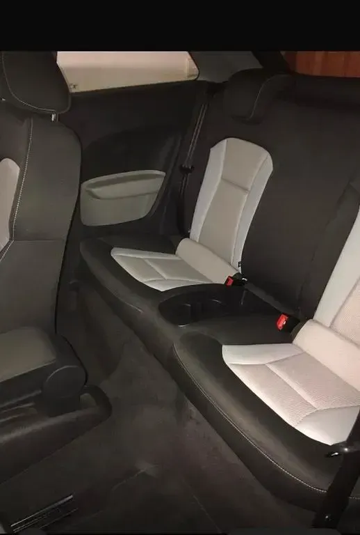 Używany Audi A1 Attraction 122 KM (89 kW) 2011 Biały Hatchback