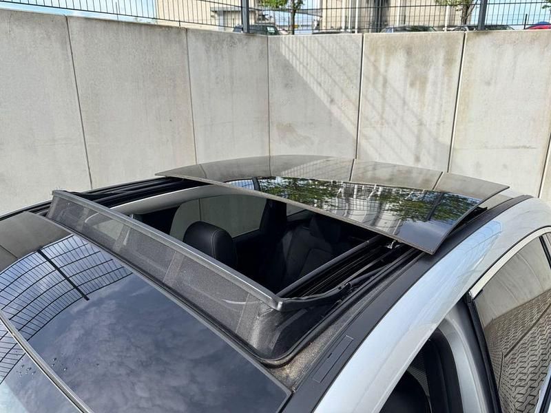 Gebraucht Mercedes B200 163 PS (119 kW) 2019 Silber Van / Kleinbus