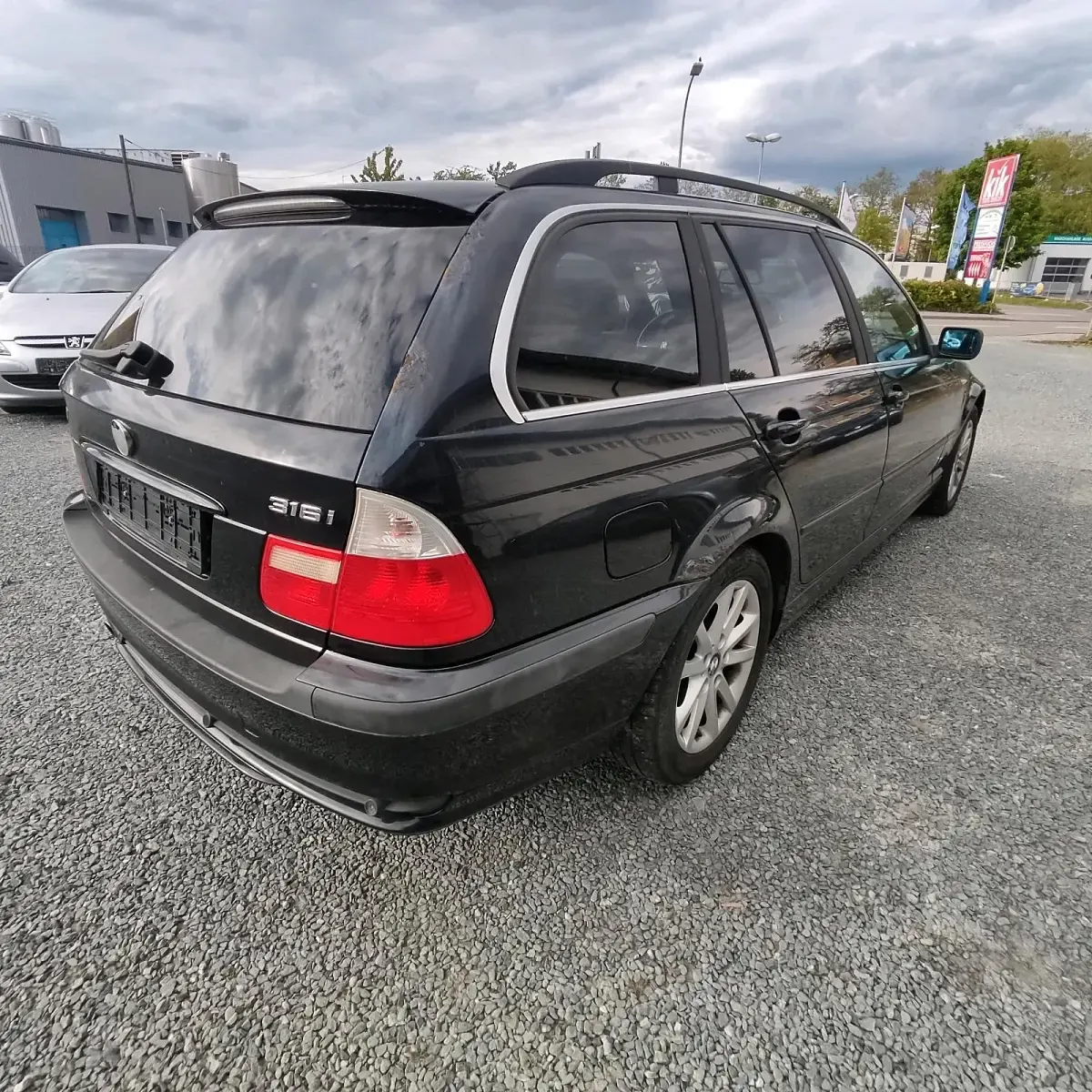 Gebraucht BMW 316 115 PS (84 kW) 2004 Schwarz Kombi