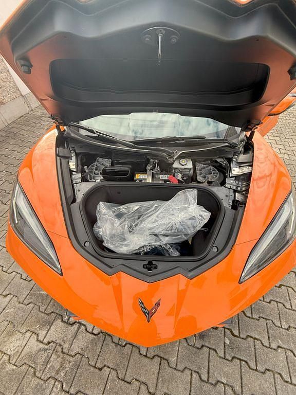 Neu Corvette Stingray 481 PS (353 kW) 2025 Orange Coupé