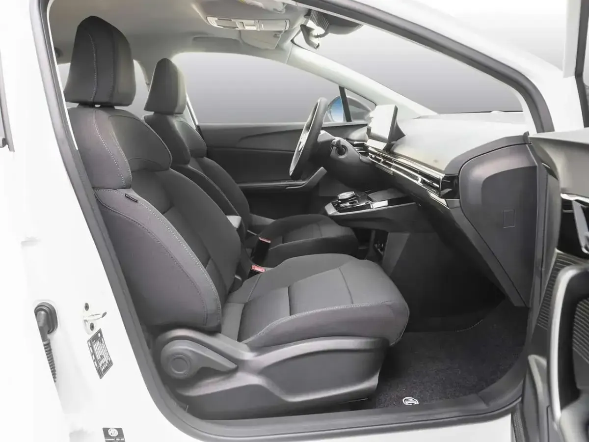 Neu MG MG4 EV 125 kW (170 PS) 2026 Dover white Kleinwagen