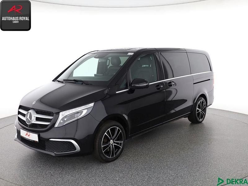 Obsidianschwarz Gebraucht 2019 Mercedes V250 Sport Van / Kleinbus | 44.840 € (Fairer Preis) - Bild 1/4