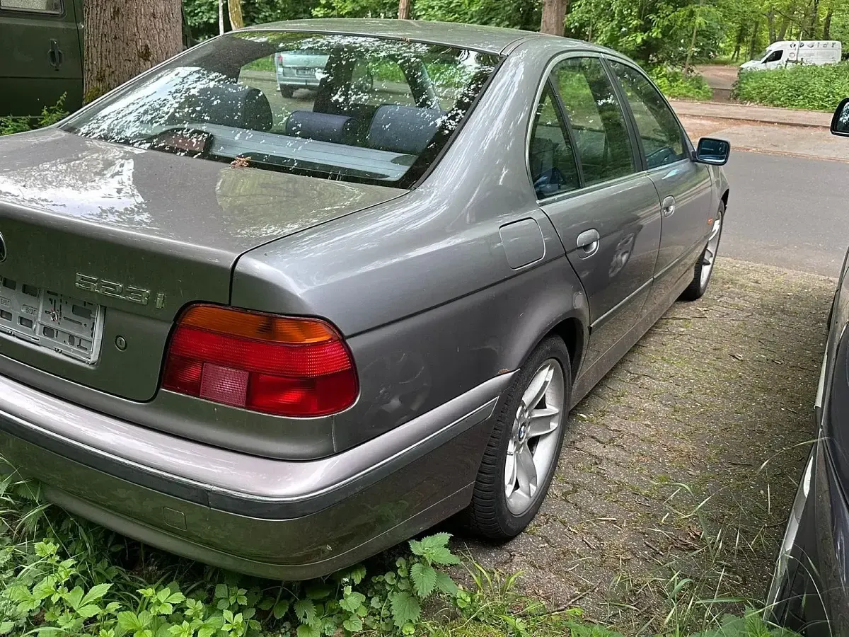 Gebraucht BMW 523 170 PS (125 kW) 1998 Grau Limousine