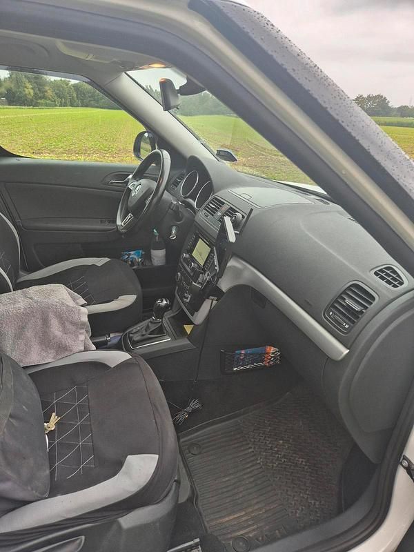 Gebraucht Skoda Yeti 140 PS (102 kW) 2014 Weiß SUV