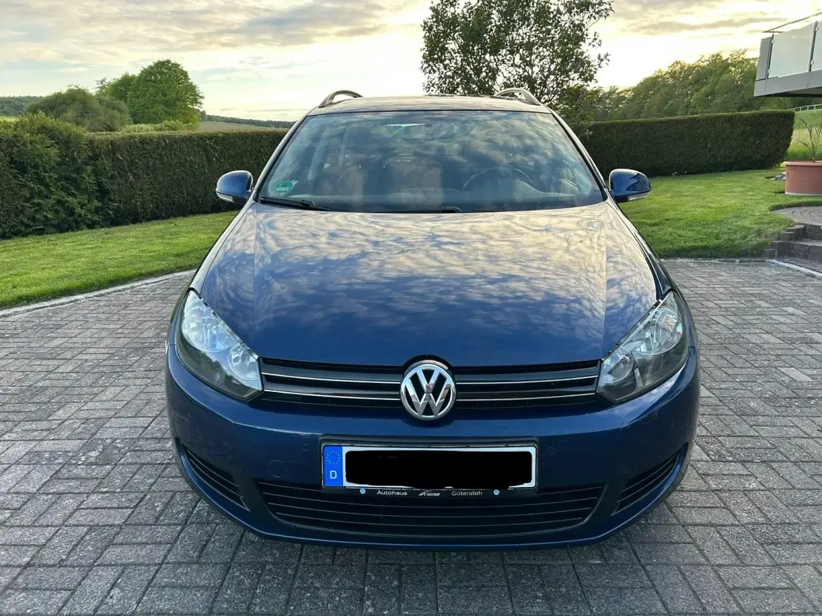 Gebraucht VW Golf VI 105 PS (77 kW) 2010 Blau Kleinwagen