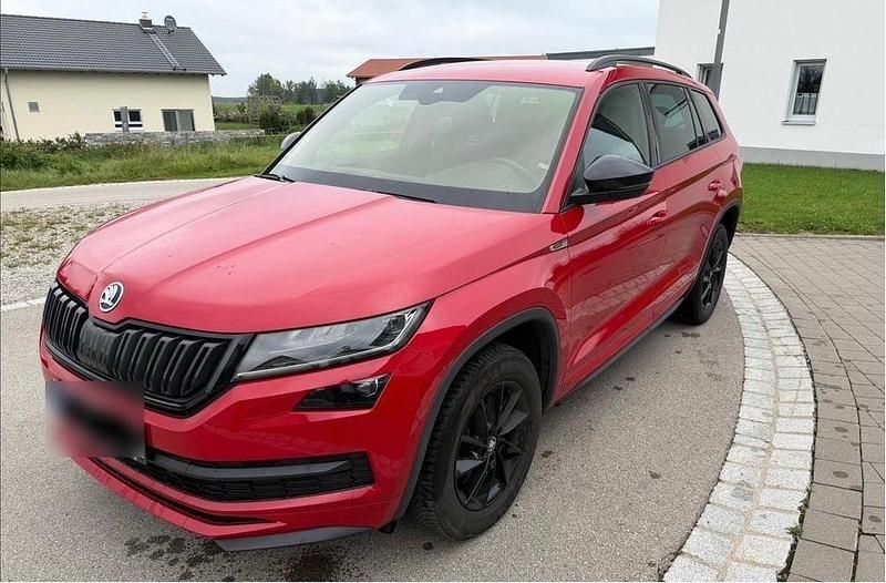 Rot Gebraucht 2019 Skoda Kodiaq SportLine SUV | 28.700 € (Fairer Preis) - Bild 1/4