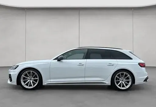 Gebraucht Audi RS4 Sport 450 PS (330 kW) 2024 Weiß Kombi