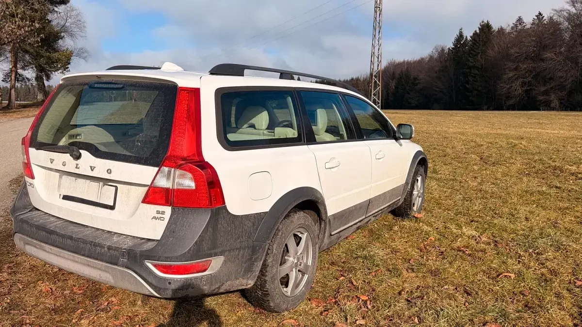 Używany Volvo XC70 238 KM (175 kW) 2008 Biały Kombi