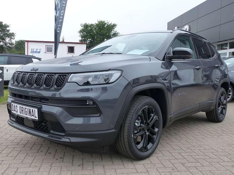 Grau Neu 2025 Jeep Compass North SUV | 35.890 € (Guter Preis) - Bild 1/4