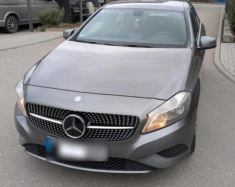 Gebraucht Mercedes A200 156 PS (114 kW) 2013 Grau Limousine
