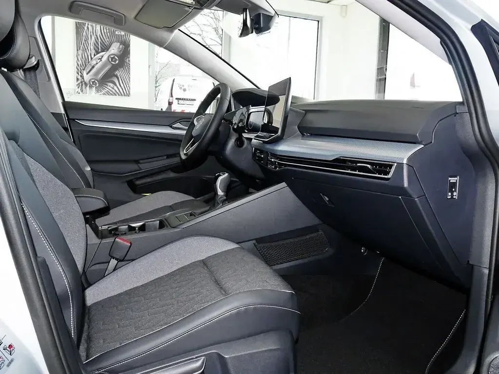 Gebraucht VW Golf VIII Goal 150 PS (110 kW) 2025 Blau Limousine