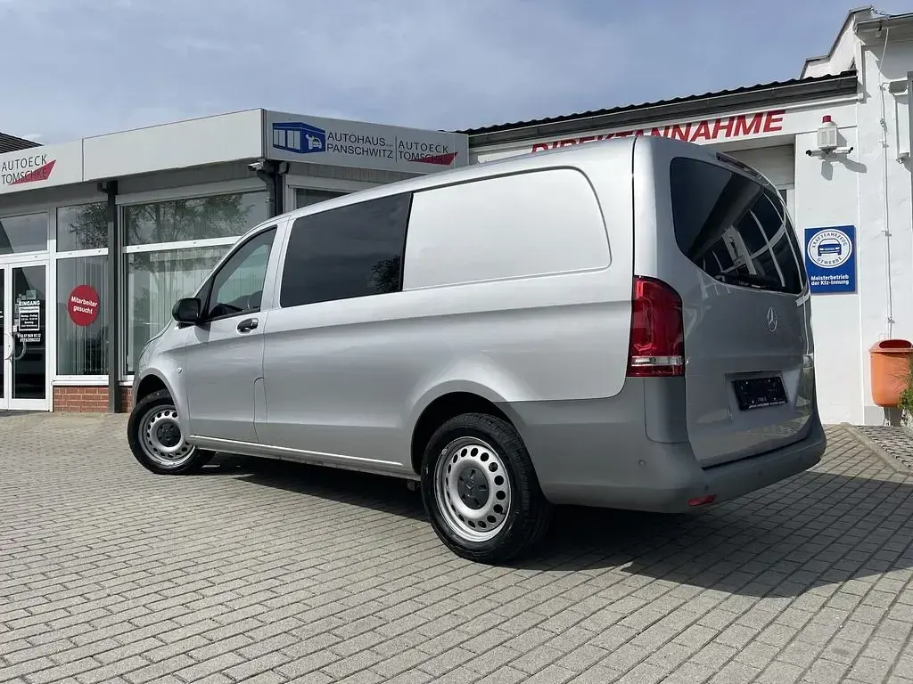 Gebraucht Mercedes Vito 190 PS (139 kW) 2021 Silber Van