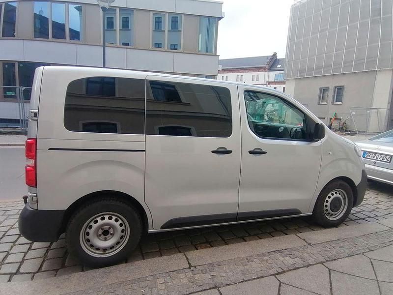 Gebraucht Peugeot Traveller Active 116 PS (85 kW) 2017 Silber Van / Kleinbus