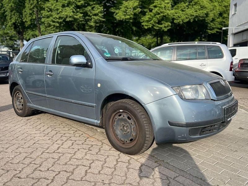 Grau Gebraucht 2003 Skoda Fabia Kleinwagen | 490 € (Superpreis) - Bild 1/4