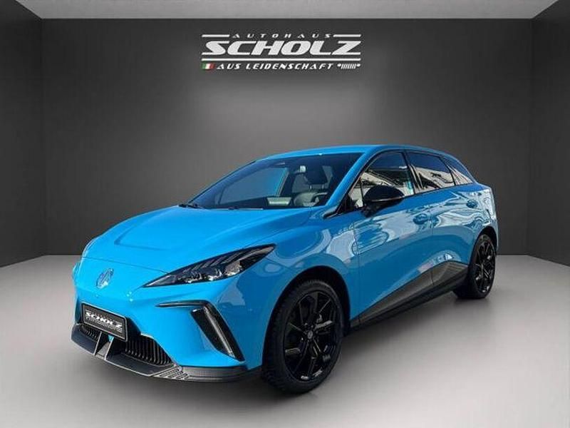Brighton blue & black roof Gebraucht 2023 MG MG4 EV Luxury Kleinwagen | 33.900 € - Bild 1/4