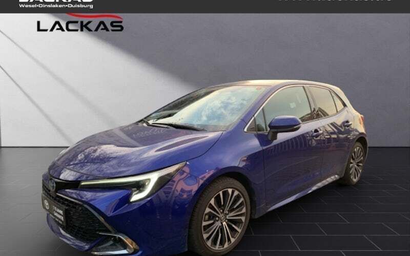 Blau Gebraucht 2024 Toyota Corolla Team Kombi | 22.950 € (Superpreis) - Bild 1/4