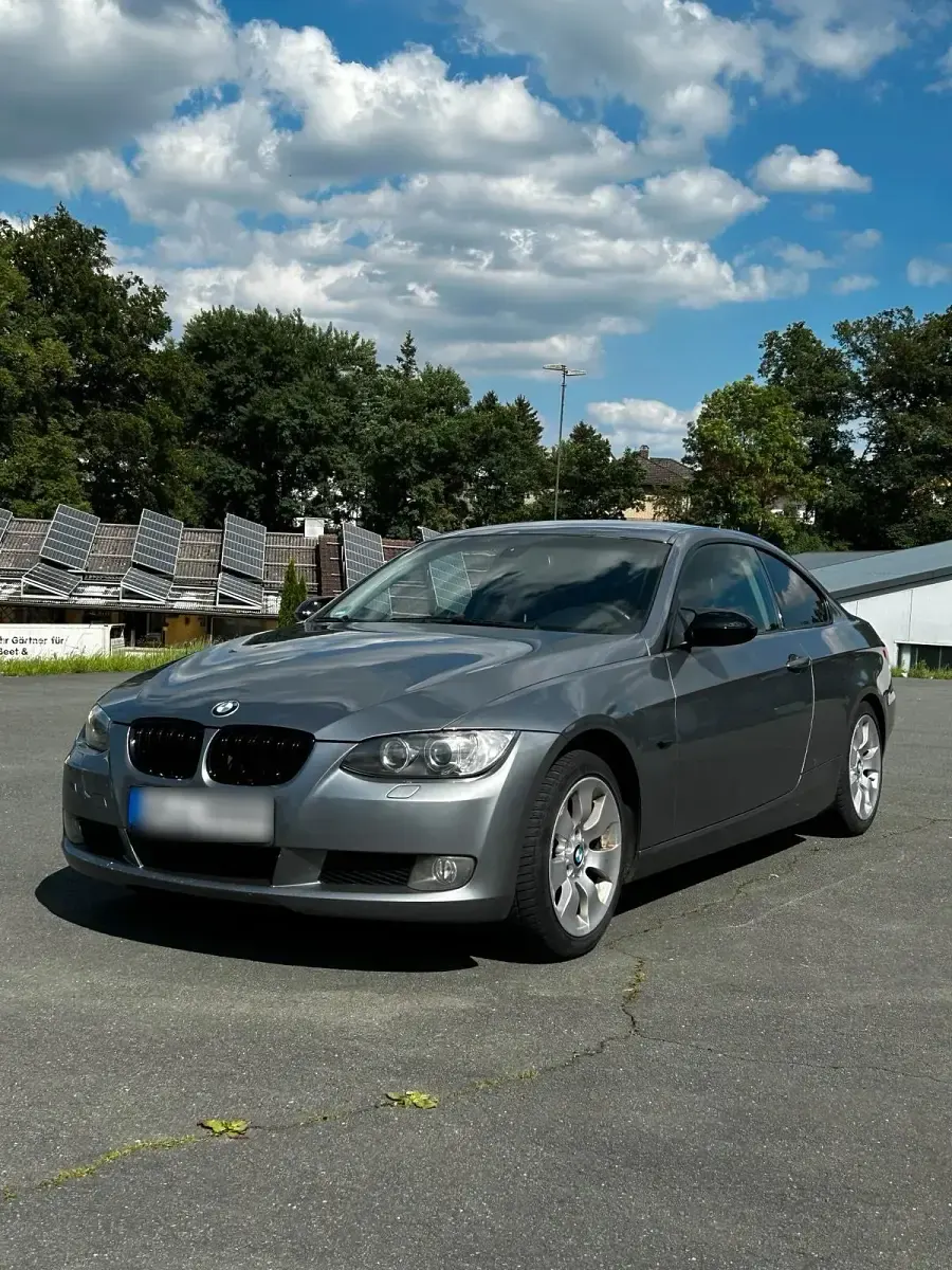Gebraucht BMW 320 190 PS (139 kW) 2007 Grau Coupé