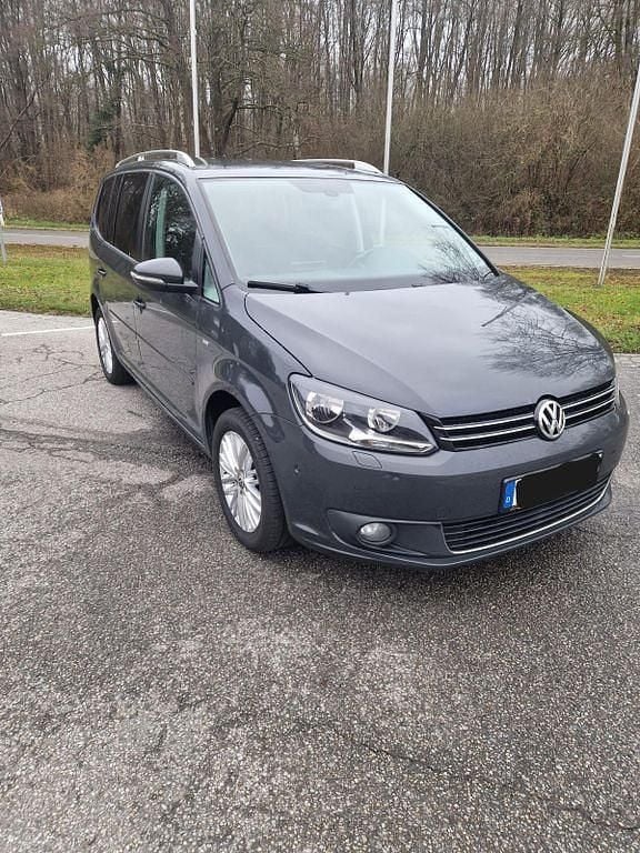 Grau Gebraucht 2015 VW Touran Cup Van / Kleinbus | 10.200 € (Fairer Preis) - Bild 1/4