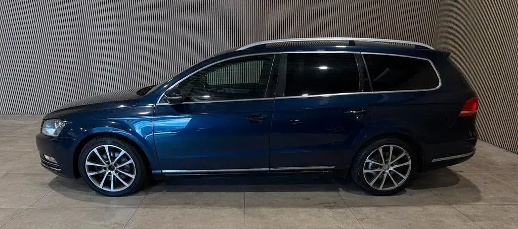 Usata VW Passat 170 CV (125 kW) 2011 Blu Berlina