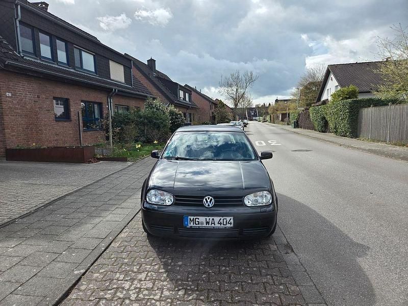 Gebraucht VW Golf IV Basis 75 PS (55 kW) 2002 Schwarz Limousine