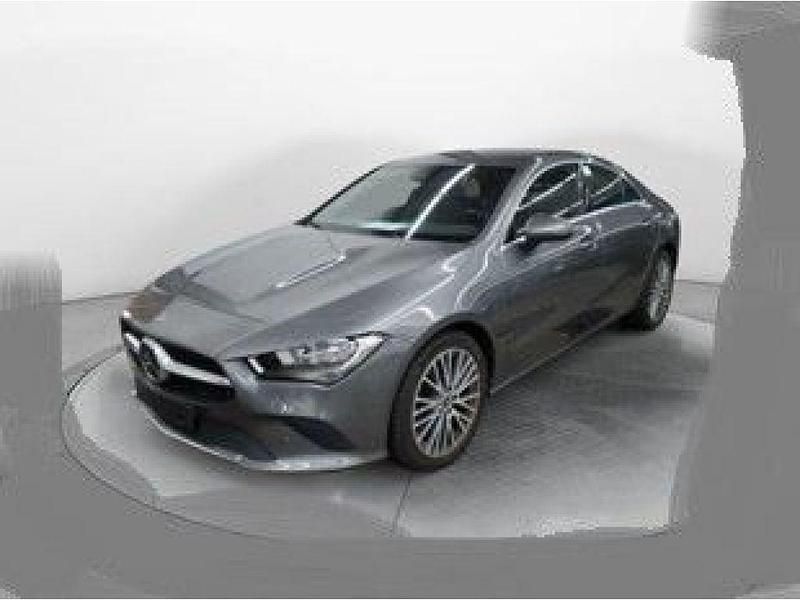 Grau Gebraucht 2019 Mercedes CLA180 Progressive Limousine | 21.298 € (Guter Preis) - Bild 1/4