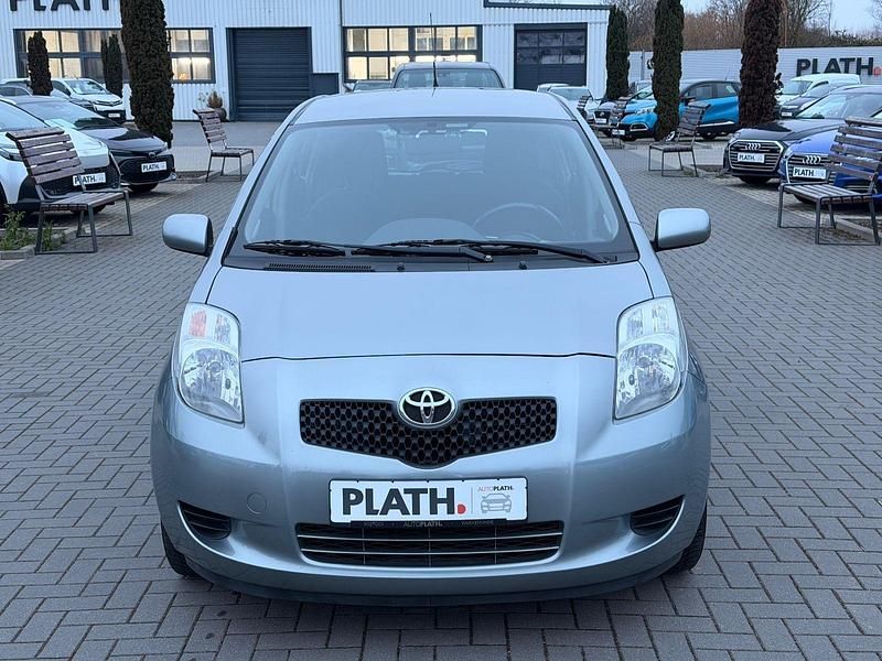 Gebraucht Toyota Yaris Sol 87 PS (63 kW) 2007 Silber Kleinwagen