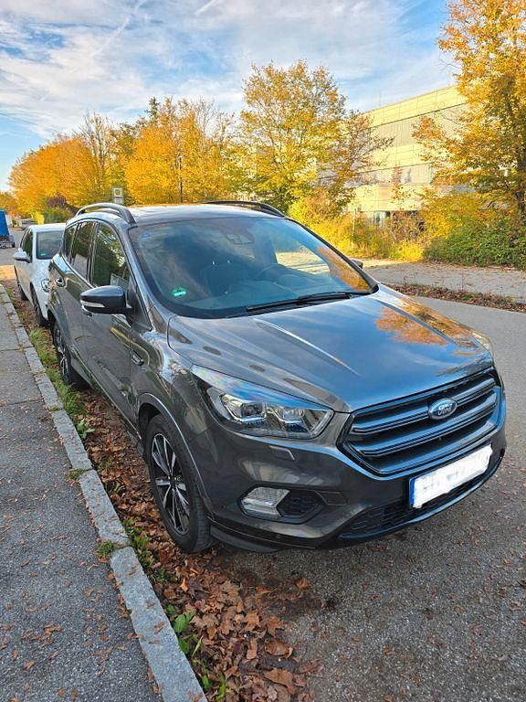 Grau Gebraucht 2018 Ford Kuga ST-Line SUV | 12.990 € (Superpreis) - Bild 1/4