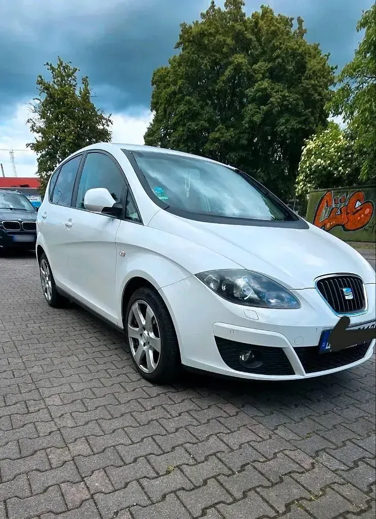 Używany Seat Altea 105 KM (77 kW) 2011 Biały SUV