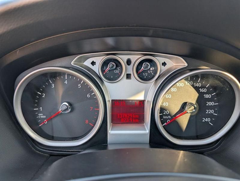 Gebraucht Ford Focus 101 PS (74 kW) 2009 Blau Limousine